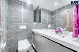 Pronájem luxusního bytu 3+kk, 80 m² – Moravany s garáží a venkovním parkovacím stáním!