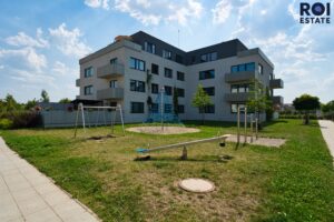 Pronájem bytu 3+kk s garážovým stáním a terasou,  65 m² – Horoměřice