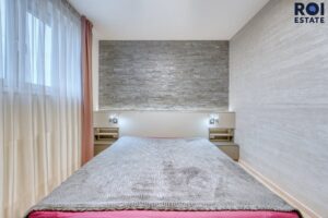 Pronájem luxusního bytu 3+kk, 80 m² – Moravany s garáží a venkovním parkovacím stáním!