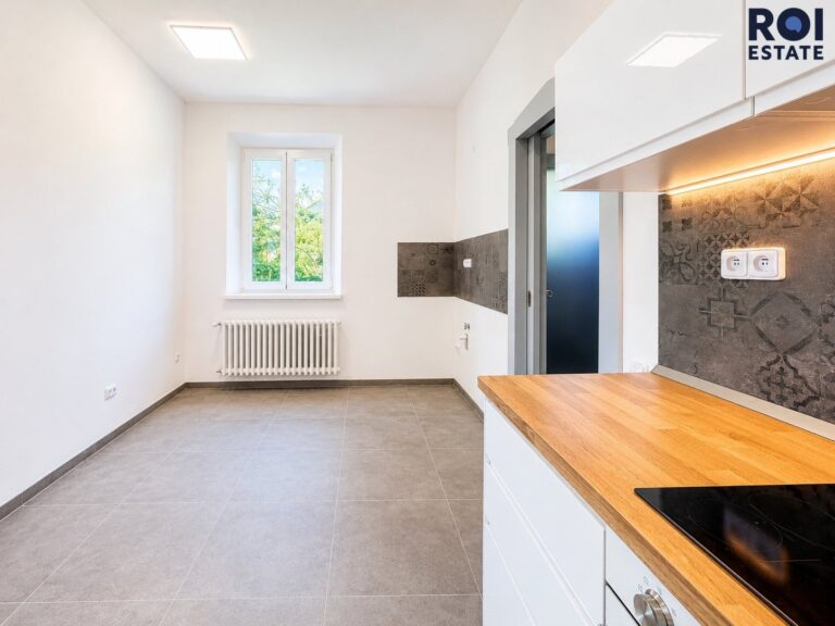 Pronájem bytu 2+1 100 m² s parkovacím stáním, Praha – Horní Počernice