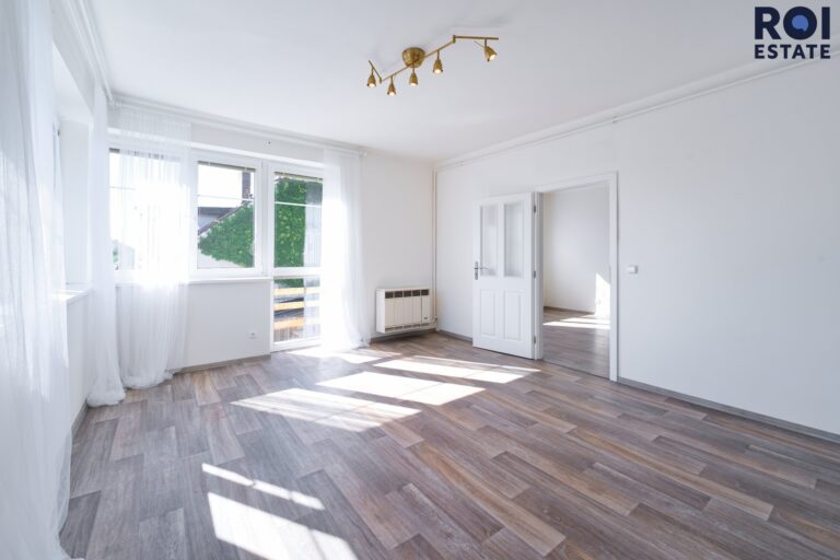 Světlý byt 2+1 s balkonem, jen pár kroků od Ďáblického háje
