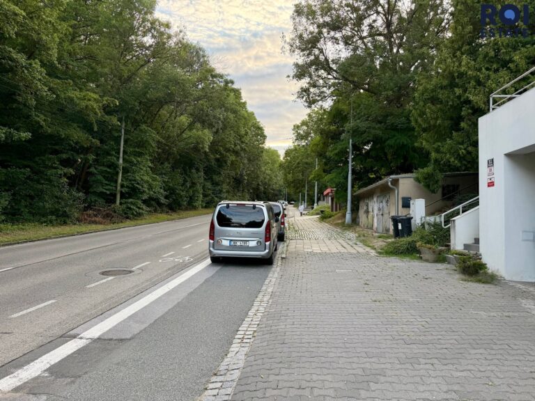 Pronájem bytu 1+kk , celková plocha 27 m², Brno – Pisárky, s terasou, sklepem a společnou zahradou s ohništěm