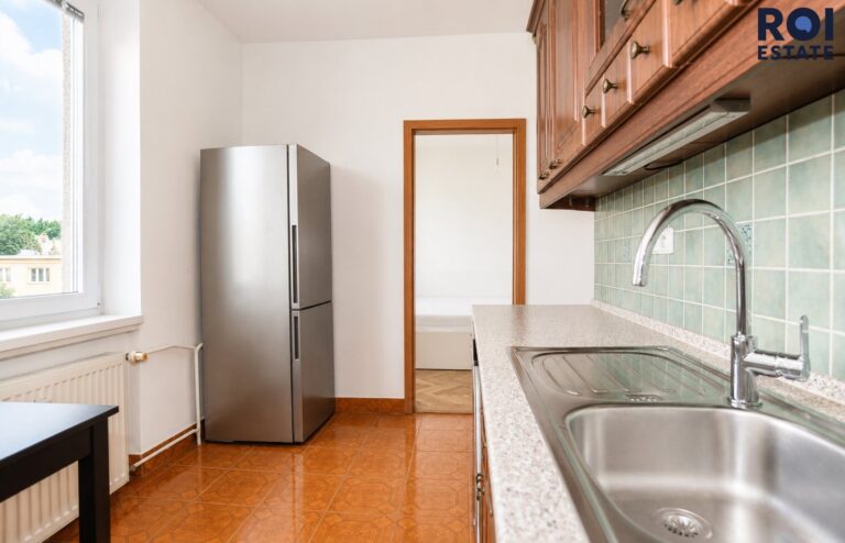 Pronájem bytu 2+1 54 m² s balkónem a sklepem, Praha – Hloubětín