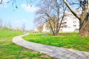 Pronájem bytu 1+kk s balkonem a parkovacím stáním, 45m² – Kigginsova, Brno – Slatina