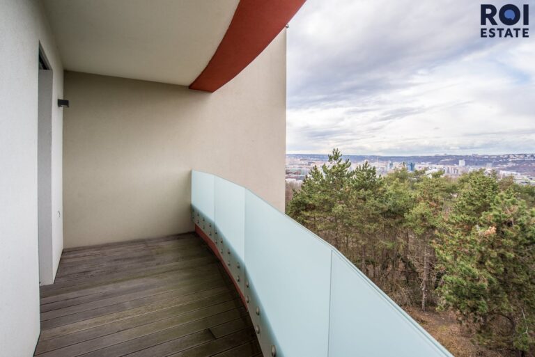Pronájem bytu 2+kk, 49 m² s terasou 50 m², balkonem, sklepem a garážovým stáním, Praha – Žižkov