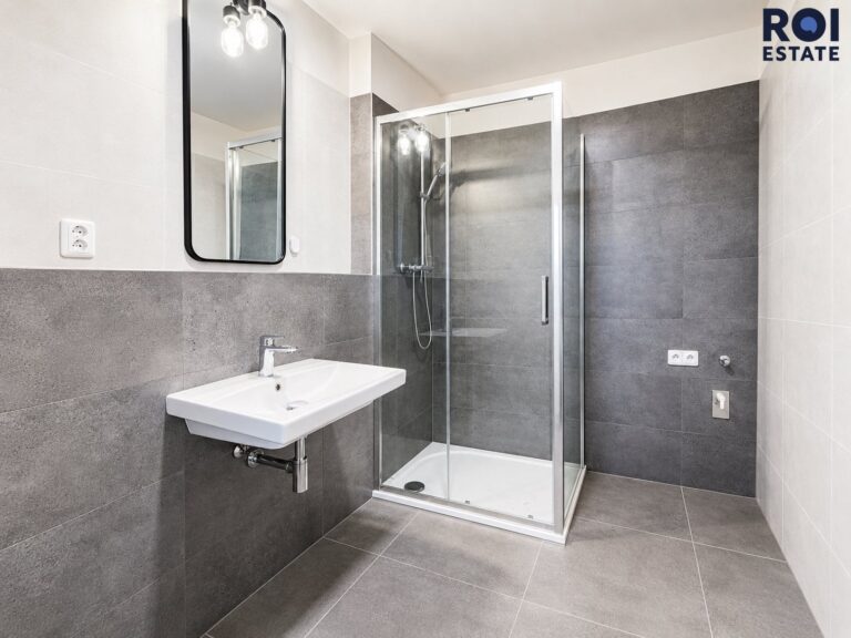 Pronájem bytu 2+kk 44 m² s parkovacím stáním a sklepem , Český Brod