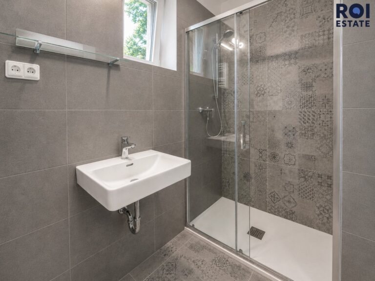Pronájem bytu 2+1 100 m² s parkovacím stáním, Praha – Horní Počernice