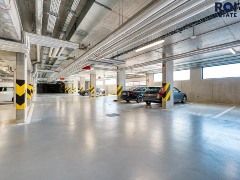 Pronájem bytu 1+kk, 35 m², balkon, garážové stání, Praha 9 – Hloubětín