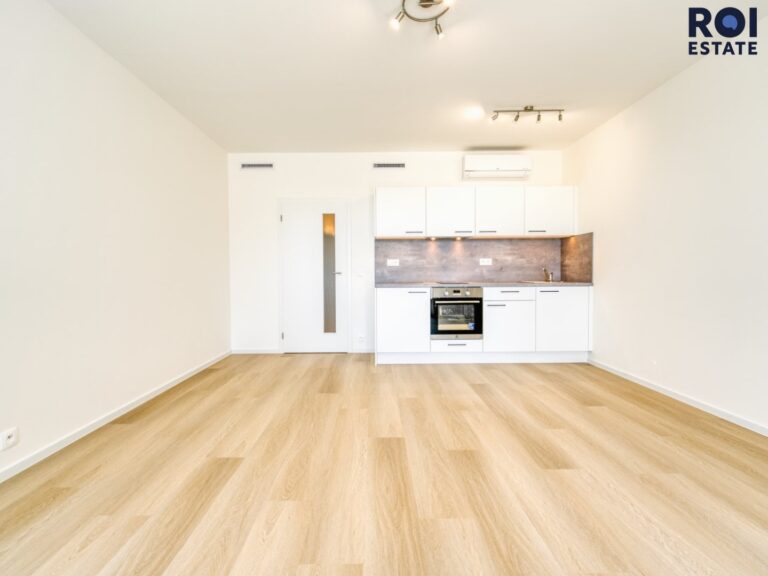 Pronájem bytu 1+kk, 35 m², balkon, garážové stání, Praha 9 – Hloubětín