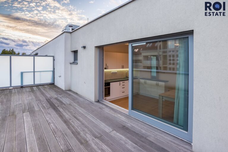 Pronájem bytu 2+kk, 49 m² s terasou 50 m², balkonem, sklepem a garážovým stáním, Praha – Žižkov