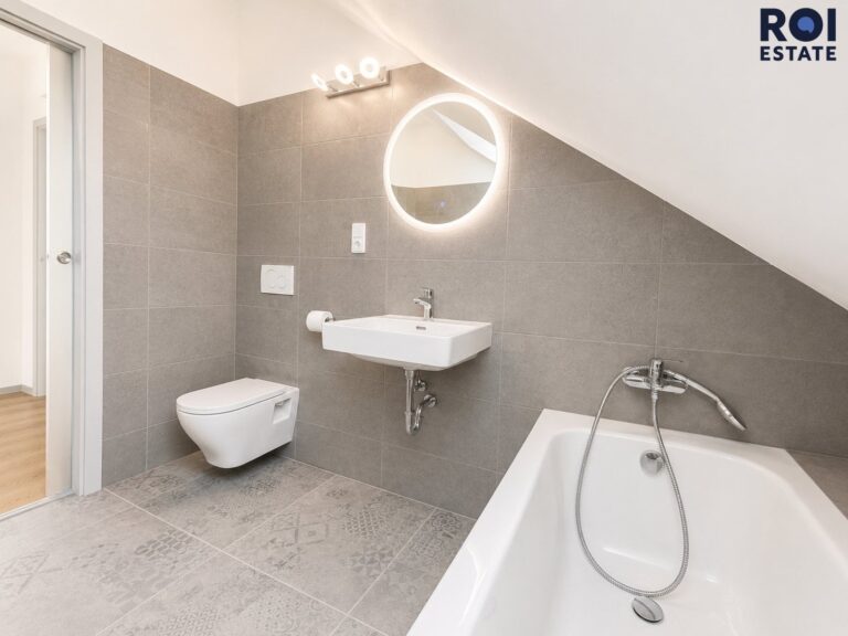 Pronájem bytu 2+1 100 m² s parkovacím stáním, Praha – Horní Počernice