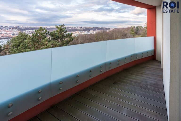 Pronájem bytu 2+kk, 49 m² s terasou 50 m², balkonem, sklepem a garážovým stáním, Praha – Žižkov