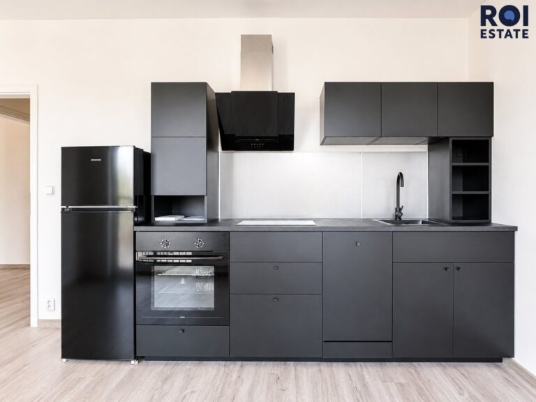 Pronájem bytu 2+kk 44 m² s parkovacím stáním a sklepem , Český Brod
