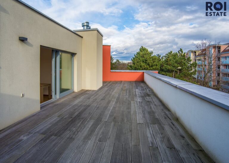 Pronájem bytu 2+kk, 49 m² s terasou 50 m², balkonem, sklepem a garážovým stáním, Praha – Žižkov