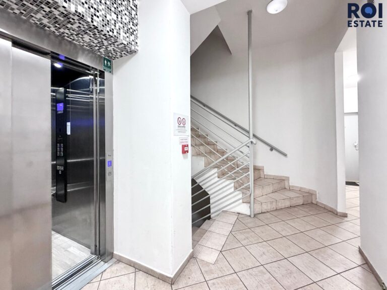 Pronájem bytu 1+kk , celková plocha 27 m², Brno – Pisárky, s terasou, sklepem a společnou zahradou s ohništěm