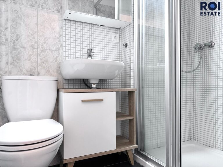 Pronájem bytu 1+kk , celková plocha 27 m², Brno – Pisárky, s terasou, sklepem a společnou zahradou s ohništěm