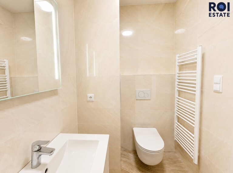 Pronájem prostorného bytu 3+1, 65 m2 s výhledem na náměstí | Blansko, nám. Republiky