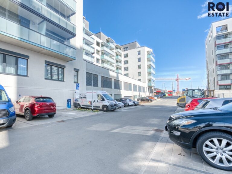 Pronájem bytu 1+kk, 35 m², balkon, garážové stání, Praha 9 – Hloubětín