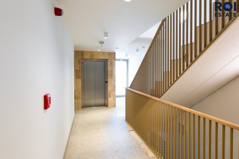 Pronájem bytu 2+kk, 59m² s parkovacím stáním a sklepem – Dřevčická, Brandýs nad Labem