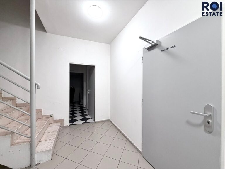 Pronájem bytu 1+kk , celková plocha 27 m², Brno – Pisárky, s terasou, sklepem a společnou zahradou s ohništěm