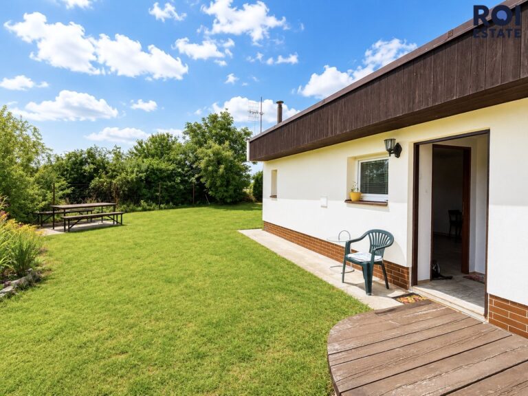 Pronájem bytu 1+kk 30 m², Kněževes