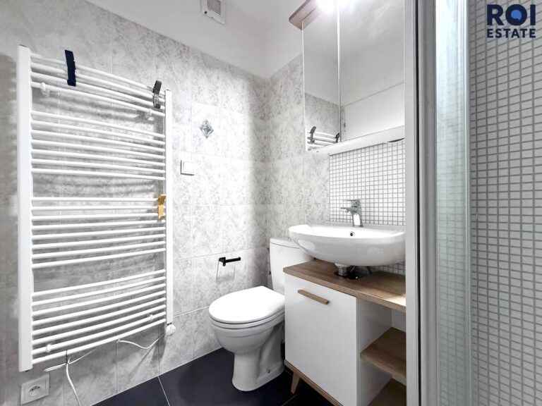 Pronájem bytu 1+kk , celková plocha 27 m², Brno – Pisárky, s terasou, sklepem a společnou zahradou s ohništěm