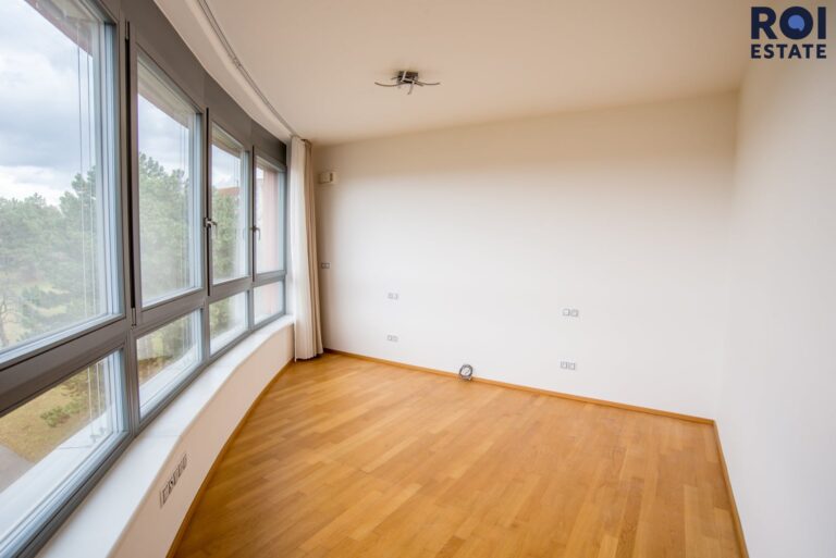 Pronájem bytu 2+kk, 49 m² s terasou 50 m², balkonem, sklepem a garážovým stáním, Praha – Žižkov
