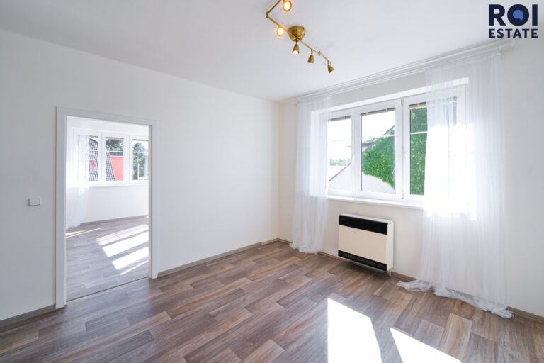 Světlý byt 2+1 s balkonem, jen pár kroků od Ďáblického háje