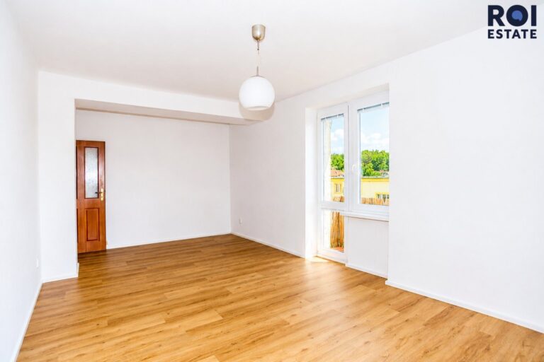 Pronájem bytu 2+1 54 m² s balkónem a sklepem, Praha – Hloubětín