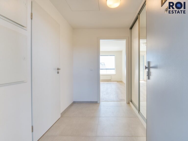 Pronájem bytu 1+kk, 35 m², balkon, garážové stání, Praha 9 – Hloubětín
