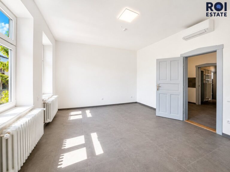 Pronájem bytu 2+1 100 m² s parkovacím stáním, Praha – Horní Počernice