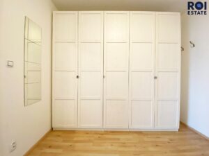 Pronájem bytu 1+kk s balkonem a parkovacím stáním, 45m² – Kigginsova, Brno – Slatina