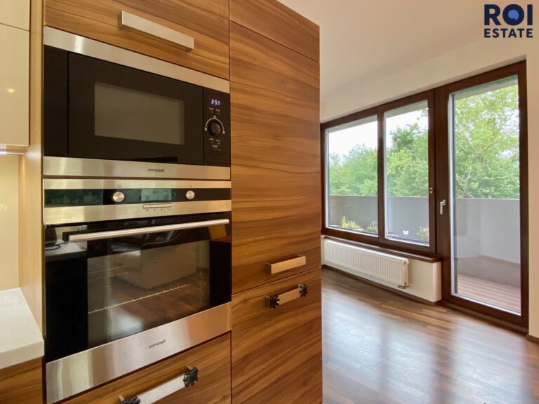 Prostorný byt 3+kk s terasou, balkonem, garážovým stáním a sklepem | 94 m² | Praha 5 – Stodůlky