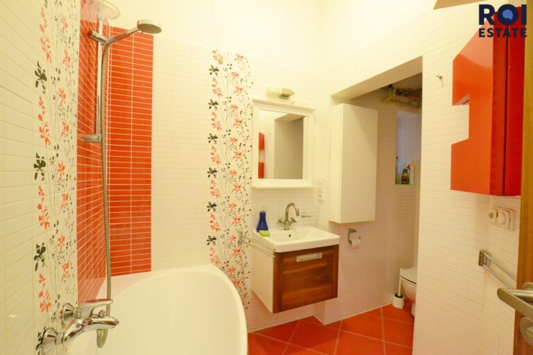 Stylový a kompletně zařízený byt 1+kk (34 m²) u parku Lužánky