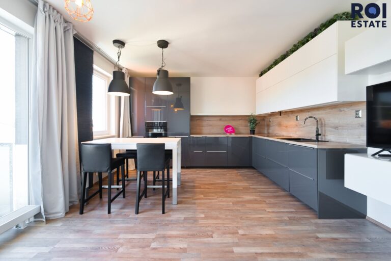 Pronájem bytu 2+kk, 62 m² – vč. garážového stání- Brno, Košinova – Královo Pole