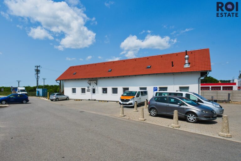 Pronájem kanceláře/obchodního prostoru 18 m²  – Slavkov u Brna