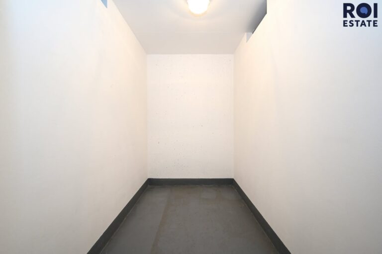 Pronájem bytu 3+kk 75 m² s klimatizací a parkovacím stáním, Praha – Smíchov