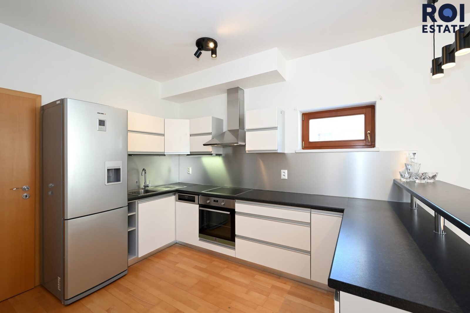 Pronájem bytu 3+kk 75 m² s klimatizací a parkovacím stáním, Praha – Smíchov