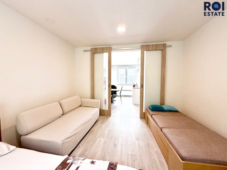 Pronájem bytu 2+1 , 55 m2 + sklep 12  m², Adamov, Ronovská