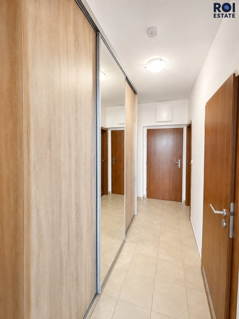 Pronájem bytu 1+kk, 41m² na ul. Vídeňská, s možností garážového parkováním a lodžií