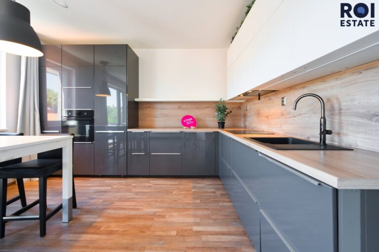 Pronájem bytu 2+kk, 62 m² – vč. garážového stání- Brno, Košinova – Královo Pole