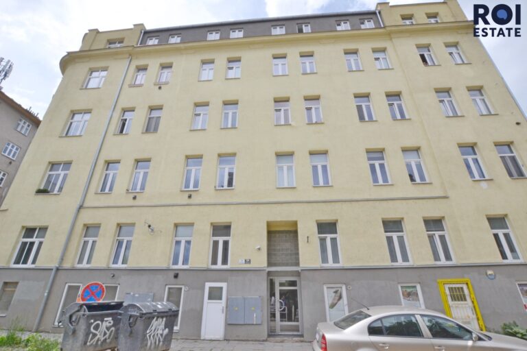 Stylový a kompletně zařízený byt 1+kk (34 m²) u parku Lužánky
