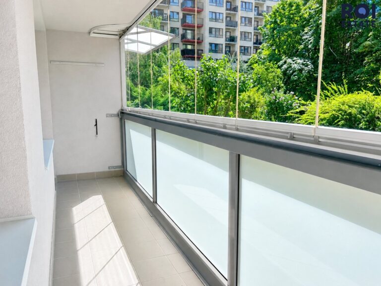 Prostorný byt 3+1 po kompletní rekonstrukci s velkou lodžií – Praha Stodůlky