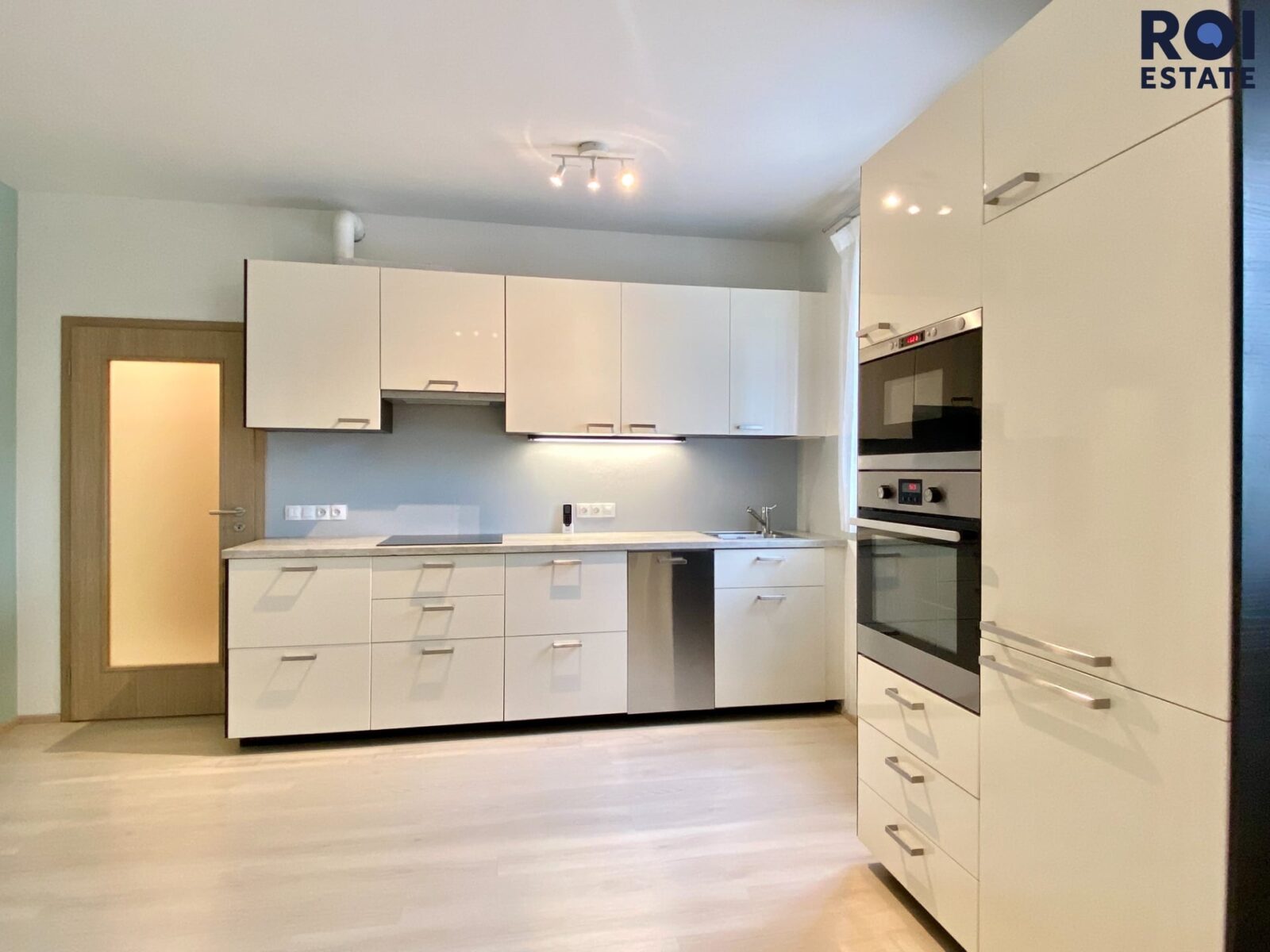 Pronájem bytu 1+kk 40 m² s klimatizací a parkovacím stáním, Praha – Stodůlky