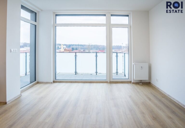 Pronájem bytu 4+kk 96 m², s balkony a parkovacím stáním, Kladno – Kročehlavy
