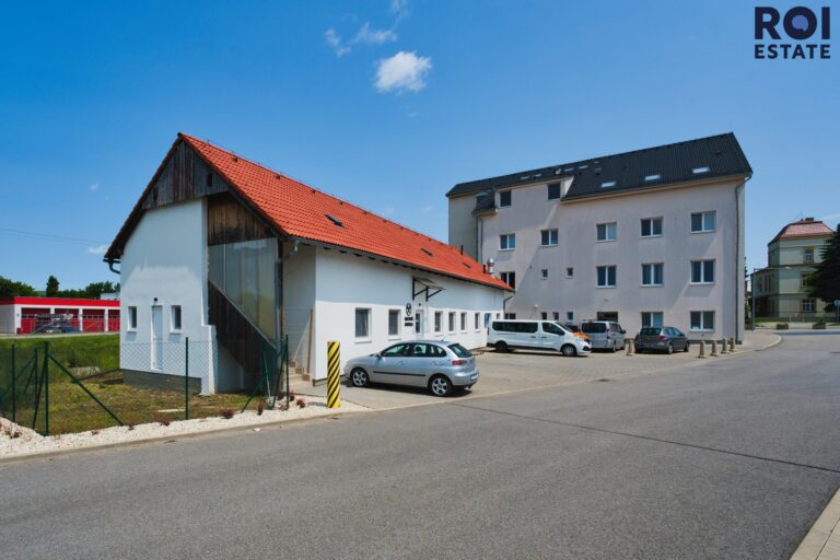 Pronájem kanceláře/obchodního prostoru 18 m²  – Slavkov u Brna