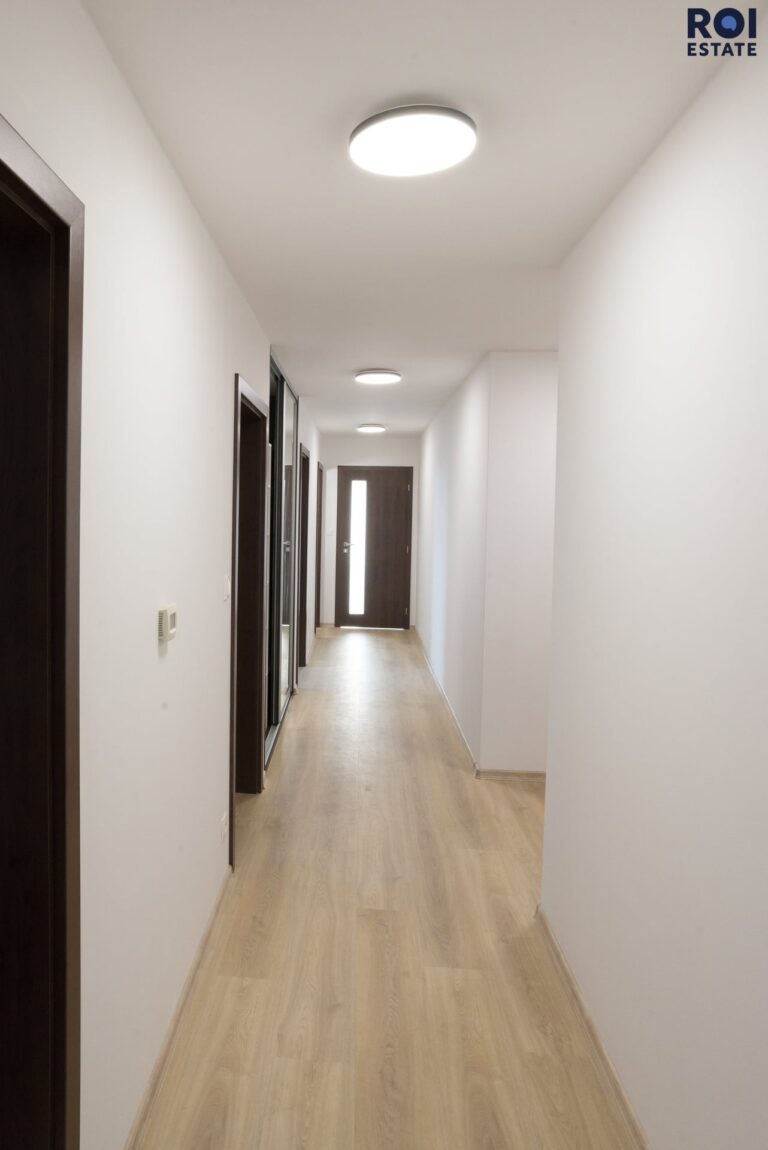 Pronájem bytu 4+kk 96 m², s balkony a parkovacím stáním, Kladno – Kročehlavy