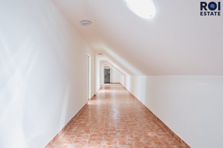 Pronájem kanceláře/obchodního prostoru 18 m²  – Slavkov u Brna