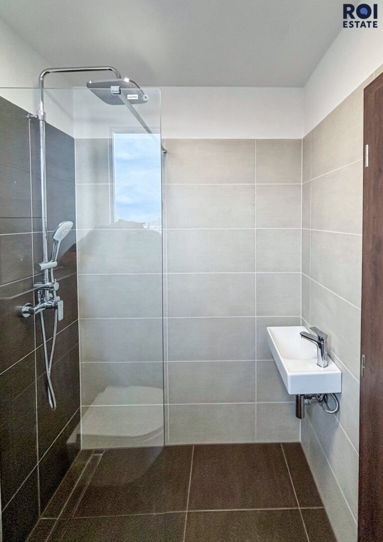 Pronájem bytu 4+kk 96 m², s balkony a parkovacím stáním, Kladno – Kročehlavy