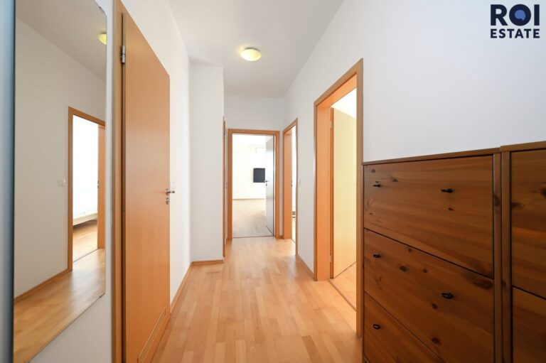 Pronájem bytu 3+kk 75 m² s klimatizací a parkovacím stáním, Praha – Smíchov